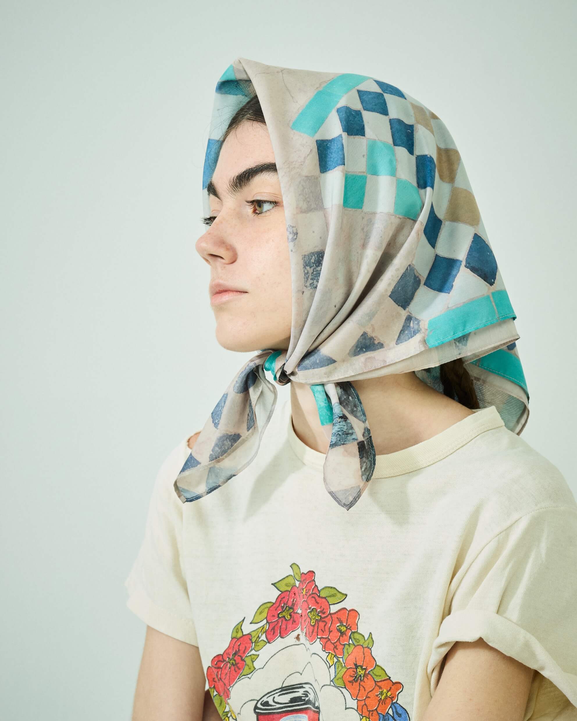 LY Postcard scarf