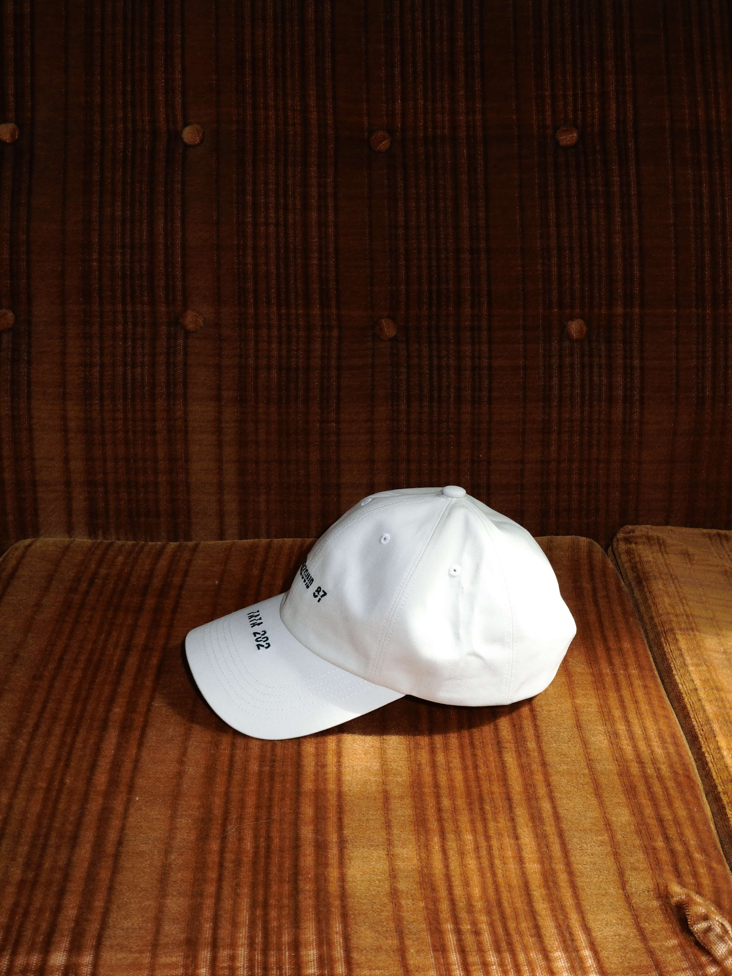 Sign cap